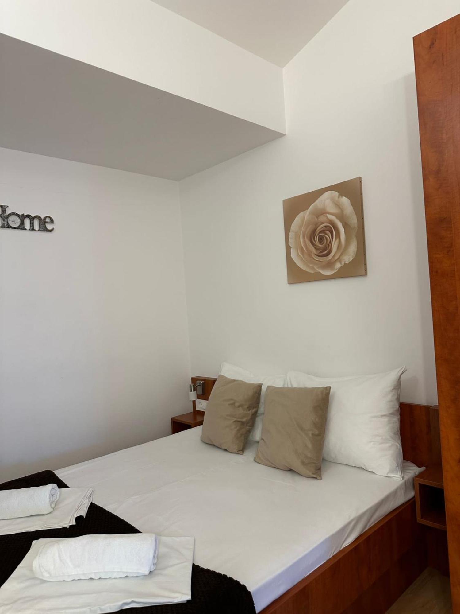 Apartmani Samec Novalja Exterior photo