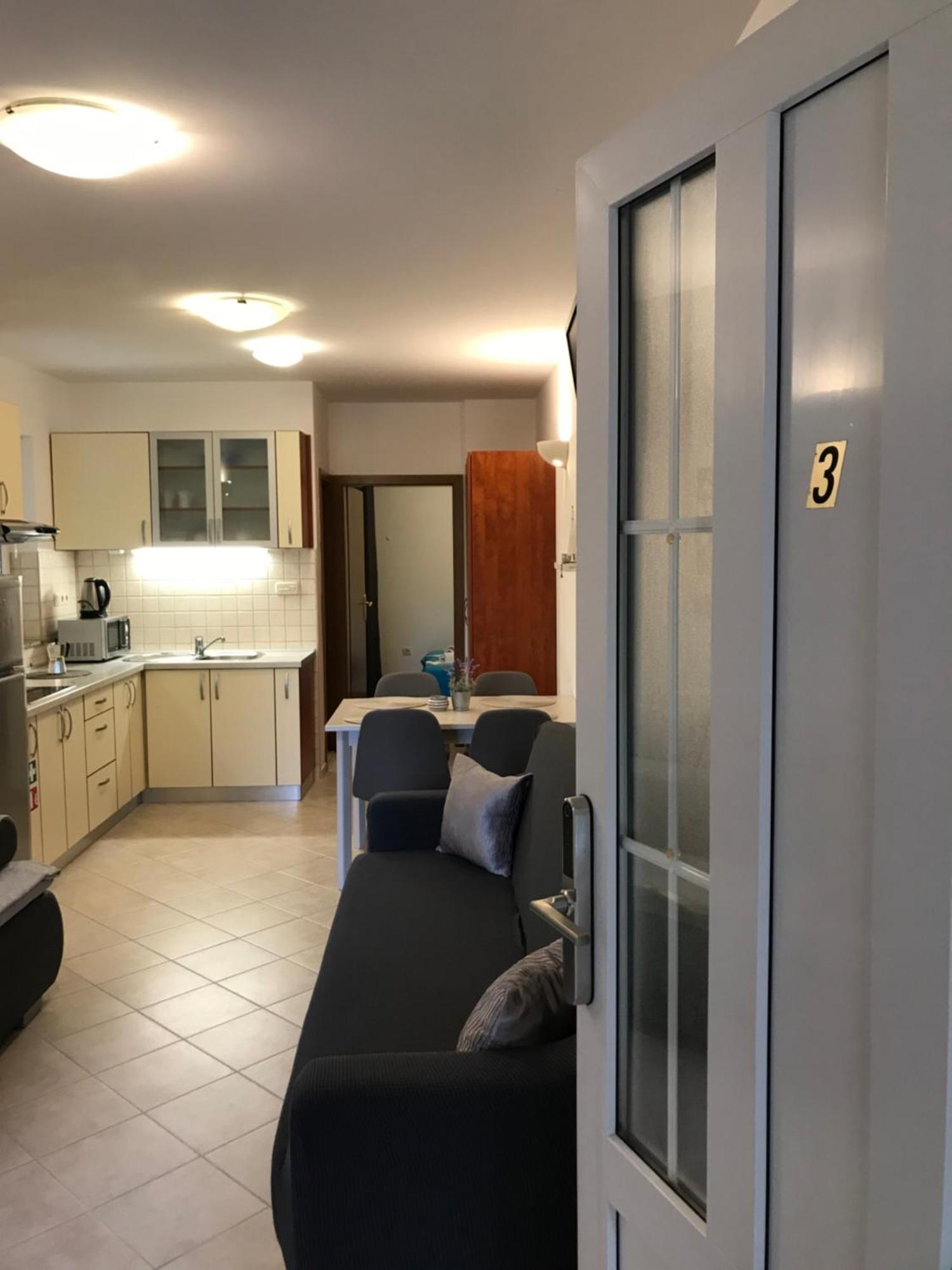 Apartmani Samec Novalja Exterior photo