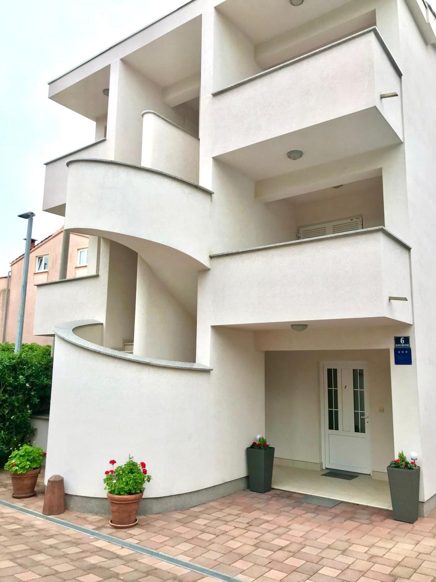 Apartmani Samec Novalja Exterior photo