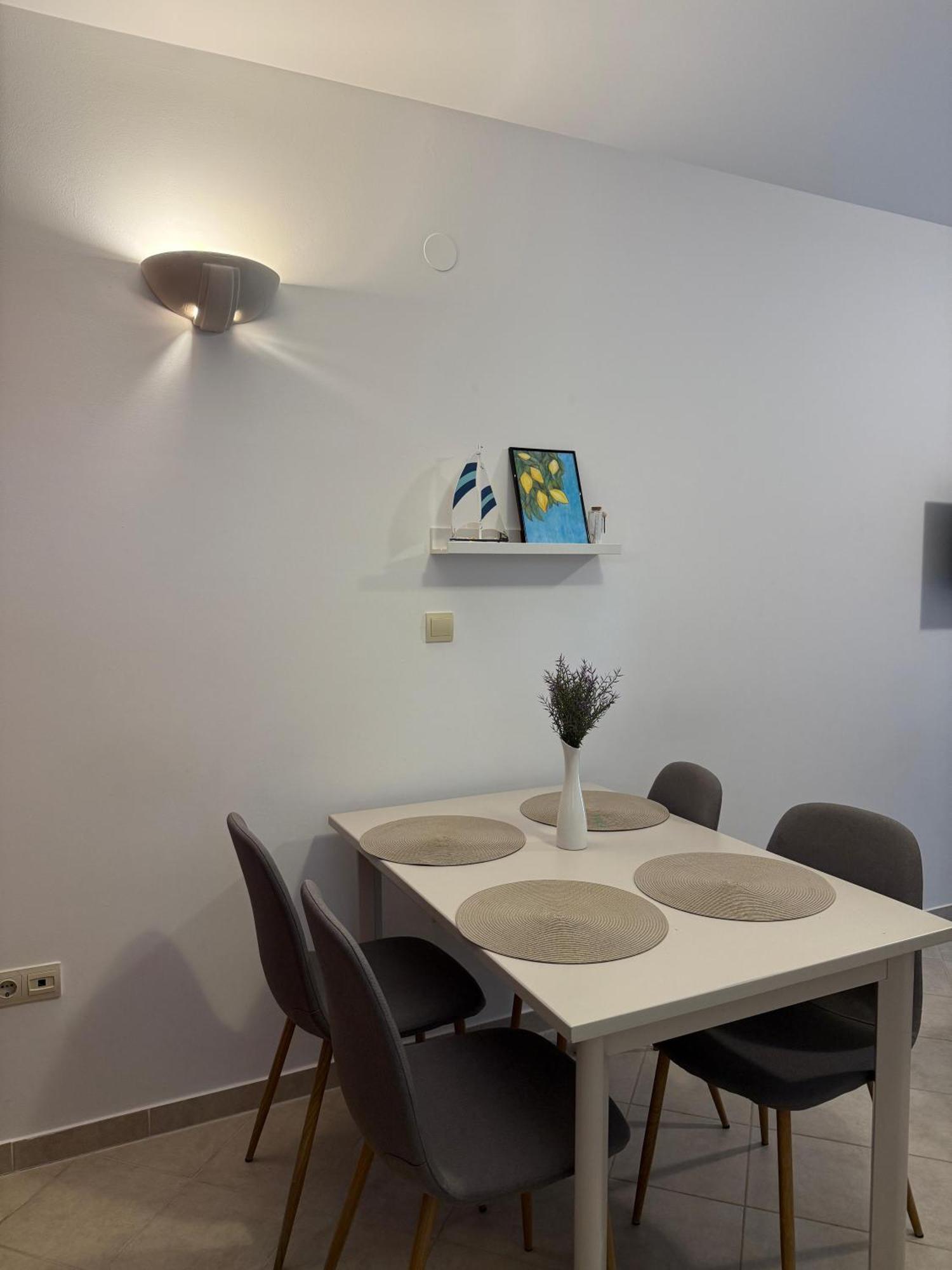 Apartmani Samec Novalja Exterior photo