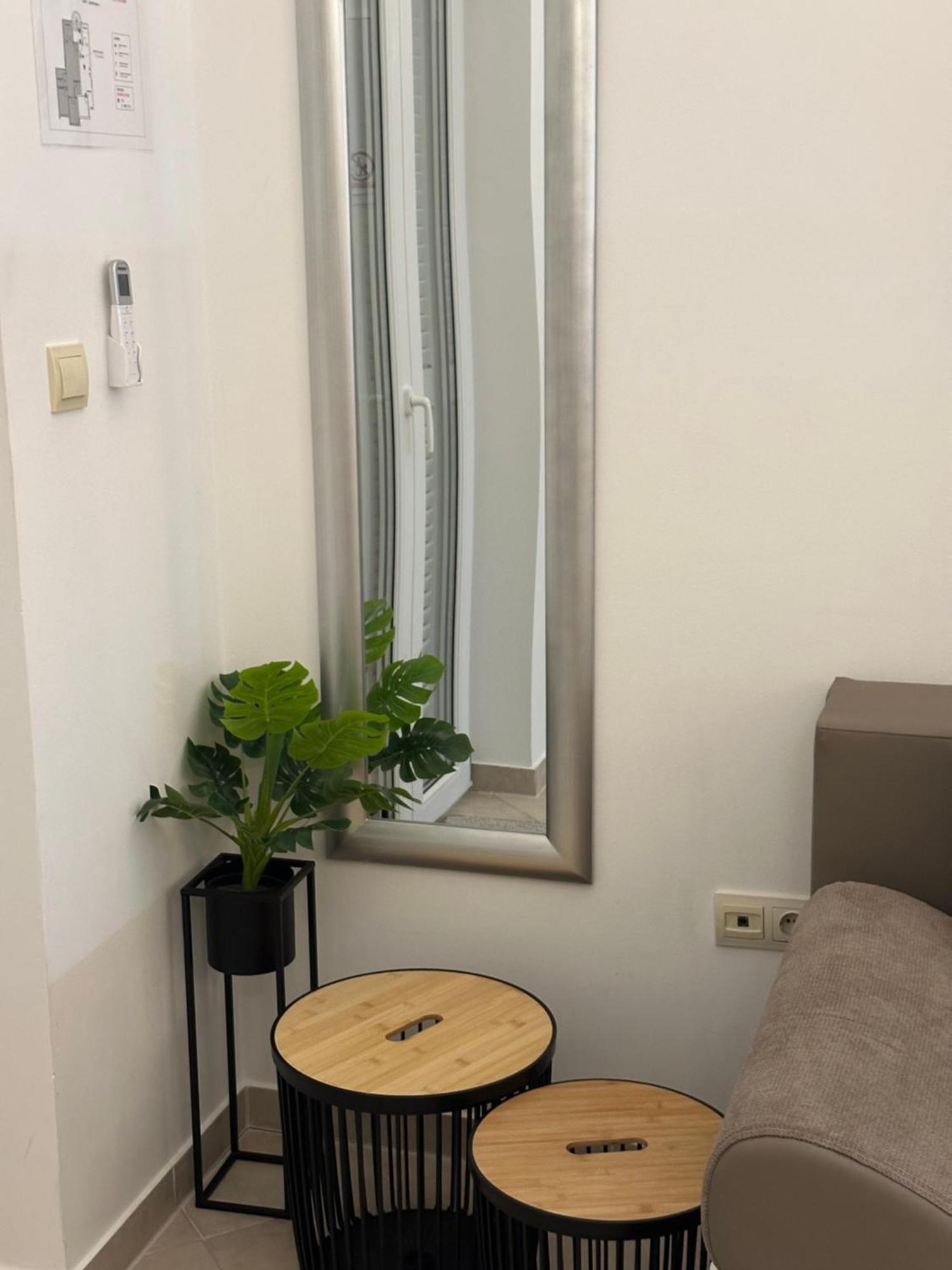 Apartmani Samec Novalja Exterior photo