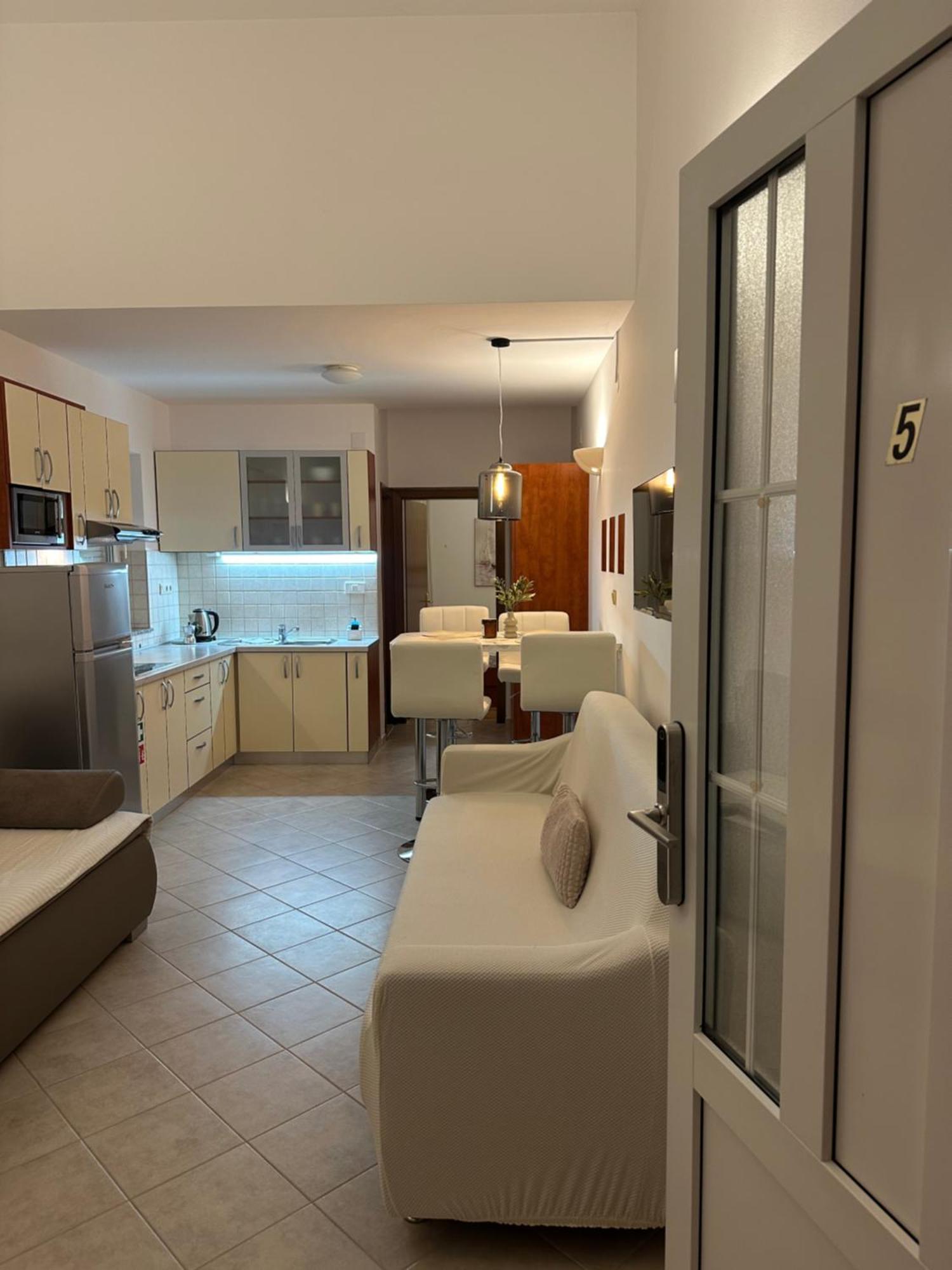 Apartmani Samec Novalja Exterior photo