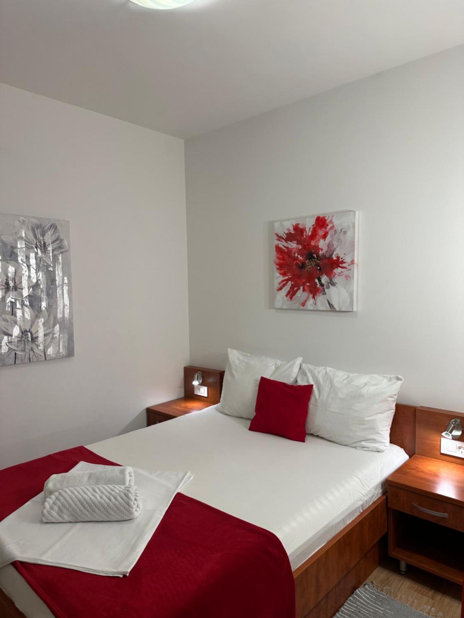 Apartmani Samec Novalja Exterior photo