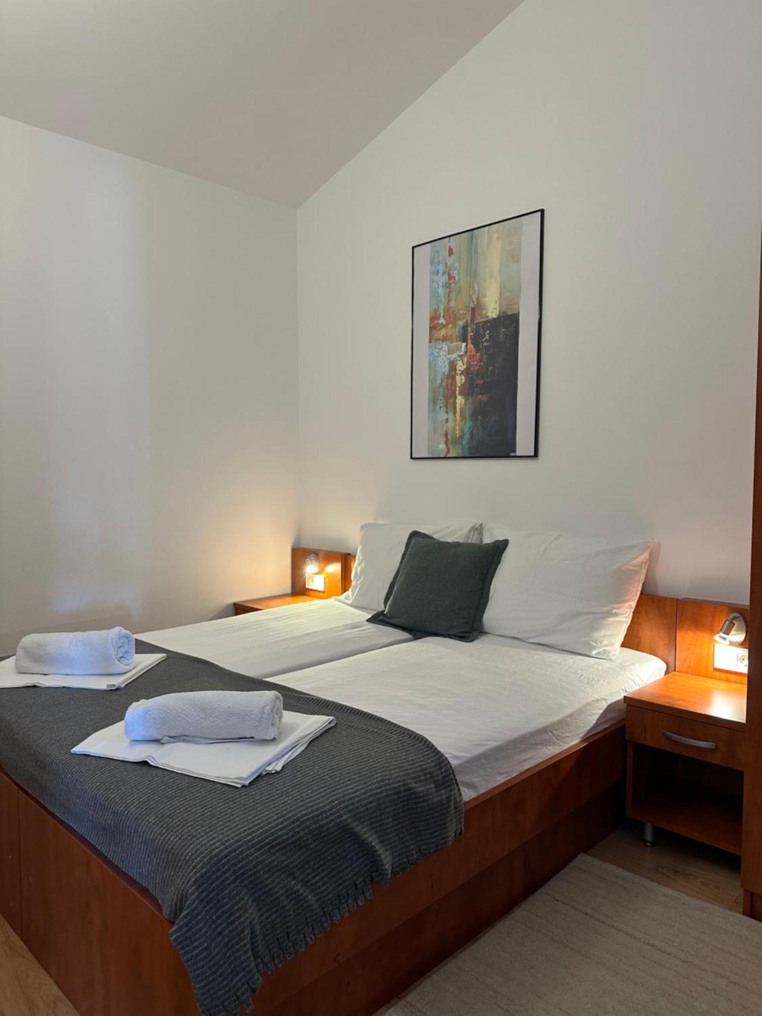Apartmani Samec Novalja Exterior photo
